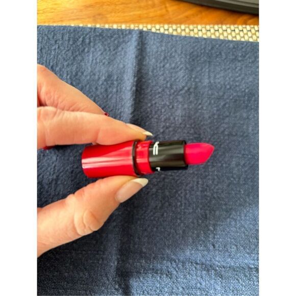 Brand New MAC Women's Red Mini Retro Matte Lipstick Duo - Picture 5 of 9
